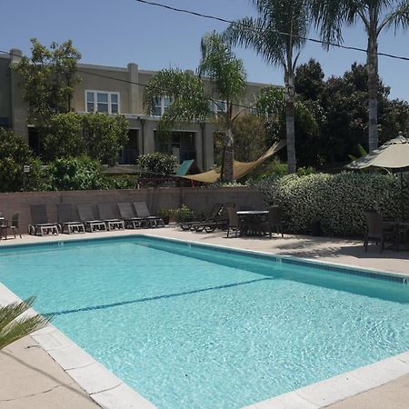 Harbor Inn & Suites Anaheim Exterior photo