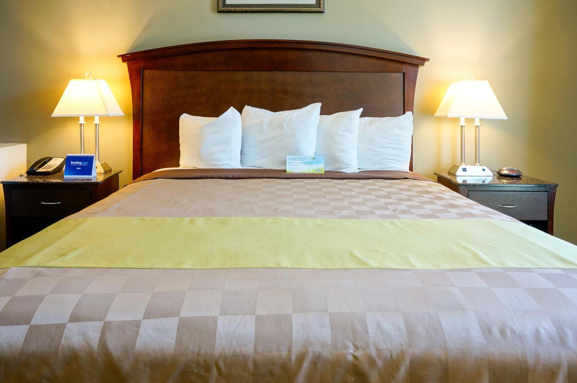 Harbor Inn & Suites Anaheim Room photo