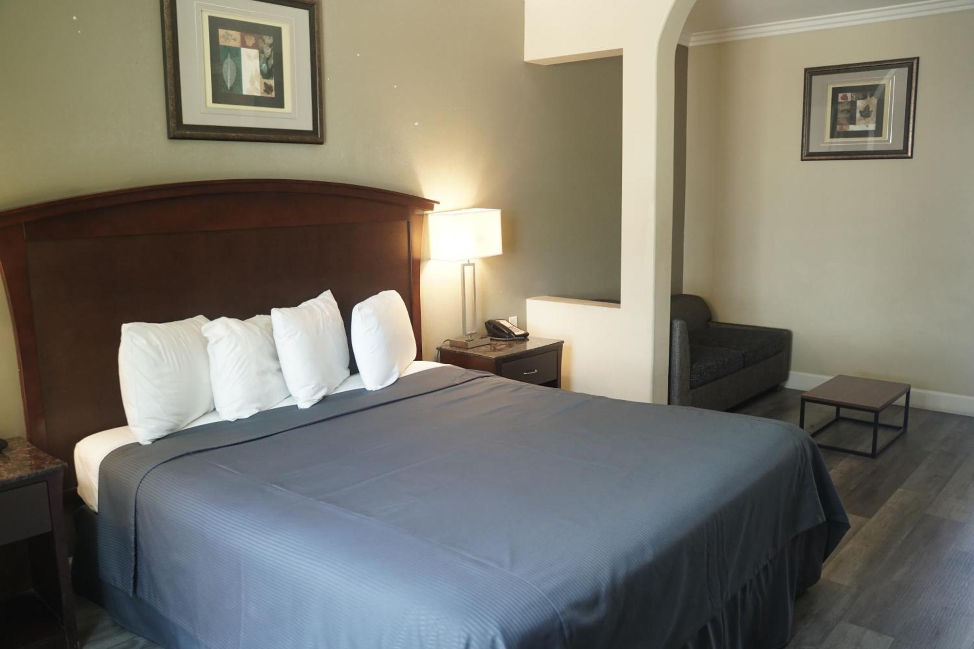 Harbor Inn & Suites Anaheim Exterior photo